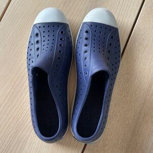 Native Jefferson slip on shoe Native Navy Blue Perforated Men's Sneakers size 10